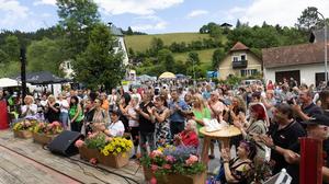 Besucheransturm beim ersten Dorfkirtag in Geistthal 2023