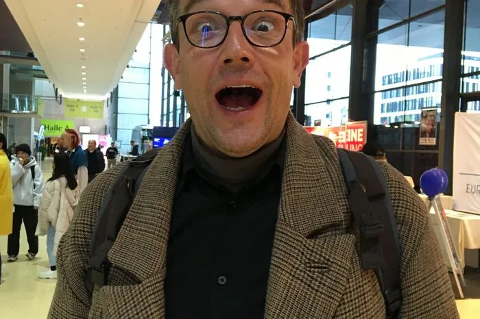 Philipp Pointner ist noch nicht lange Chef der Grazer Neos, aber für einen Spaß bei der Herbstmesse zu haben