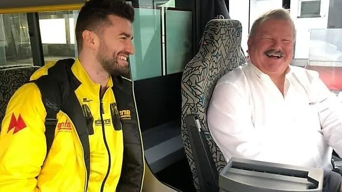 Antenne Steiermark-Reporter Thomas Seidl und GKB-Buslenker Bernhard Roiko