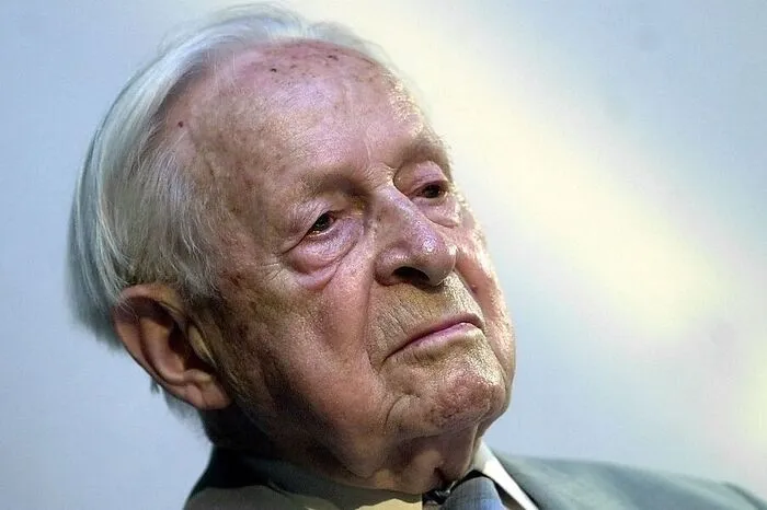 1969 musste Franz Olah, Innenminister und Präsident des Österreichischen Gewerkschaftsbundes, ins Gefängnis. Der ehemals starke Mann der SPÖ verwendete Gewerkschaftsgelder widmungswidrig und wurde daher zu einem Jahr "schwerem Kerker" verurteilt.