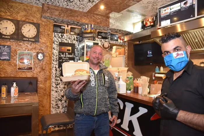 . . . im Burgerlokal Jack´s Burger neben der Frühbar gegenüber vom Rothauer Hochhaus . . . 
