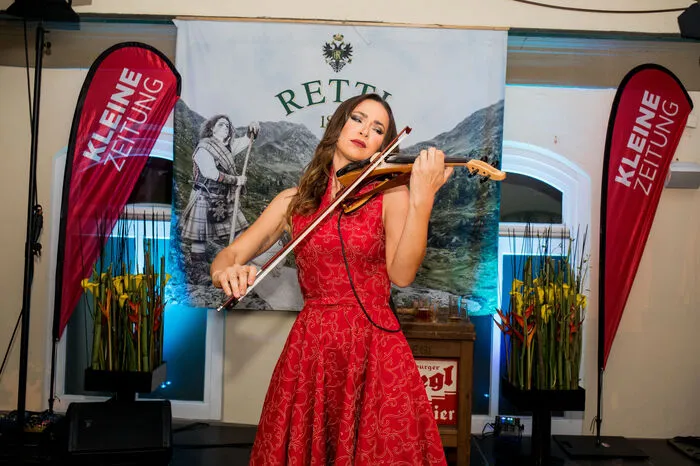 Stargeigerin Rusanda Panfili begeisterte mit virtuosen Geigenklängen.