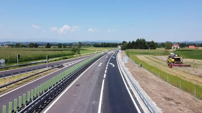 Klicken Sie sich durch die Fotos vom neu gestalteten Autobahnzubringer!