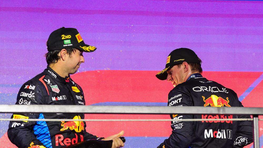 Max Verstappen (rechts) und Sergio Perez fuhren einen Doppelsieg ein