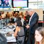 Chefredakteur Hubert Patterer am Desk - der Schaltzentrale im Newsroom der Kleinen Zeitung