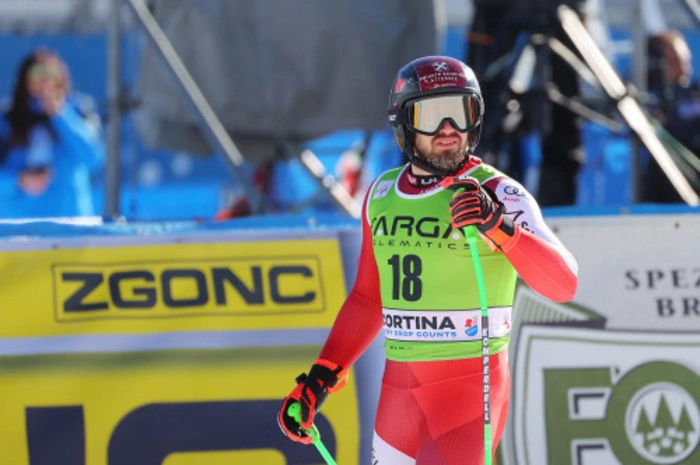 Daniel Hemetsberger ist nach guten Leistungen in Super-G und Abfahrt an den Start gehen. Nach dem dritten Platz im Super-G von Cortina ist er kurz vor der WM wieder gut in Form.