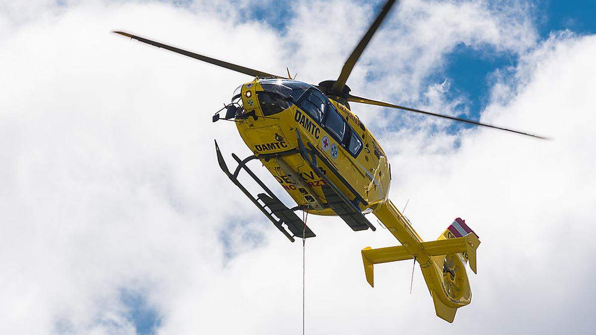 Der Rettungshubschrauber C7 flog den Verletzten ins BKH Lienz