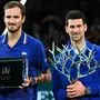 Novak Djokovic (rechts) besiegte Daniil Medwedew 
