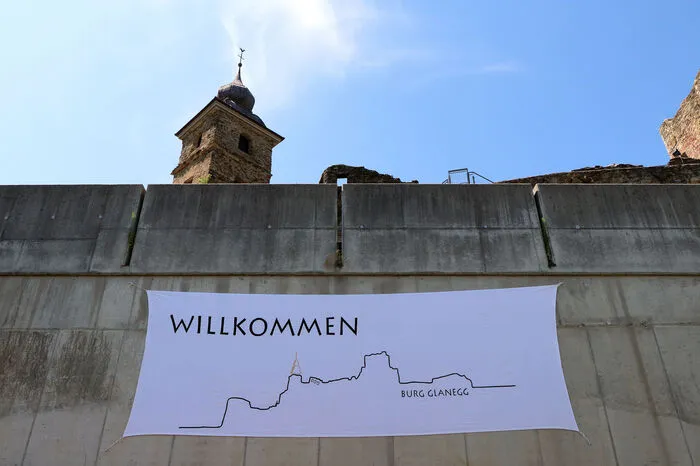 Auftritts-Termine: Samstag, 10.07.2021 um 15 Uhr und um 19:30 Uhr. Sonntag, 11.07.2021 um 15 Uhr und um 19:30 Uhr. Kontakt-Tel.: +43 650 328 89 54.