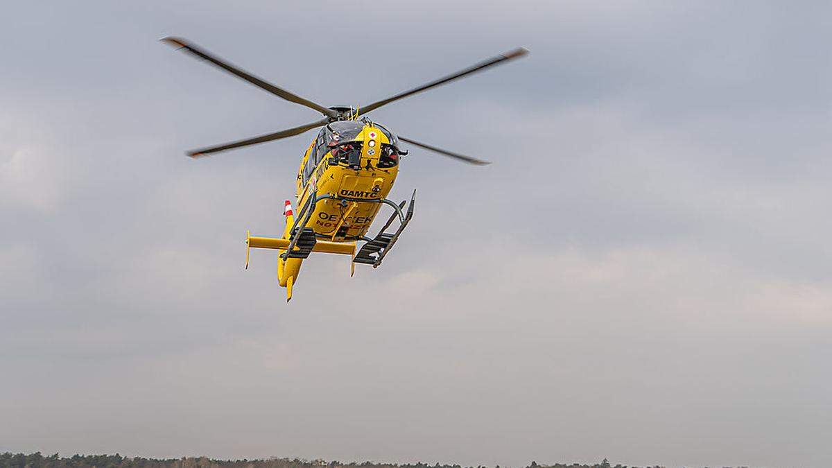 Der 45-Jährige wurde mit dem Rettungshubschrauber ins LKH Graz geflogen