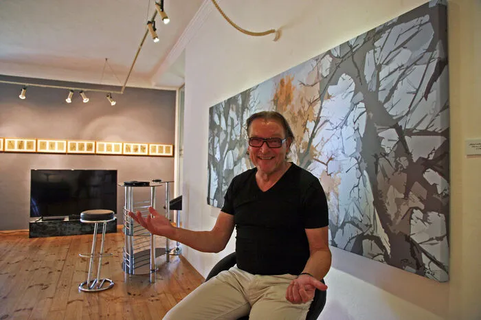 In der Galerie hängen auch digital gefertigte Bilder