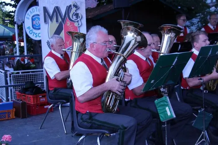 Am ersten Abend sorgten gleich weit über 100 Musikerinnen und Musiker für eine tolle Stimmung.