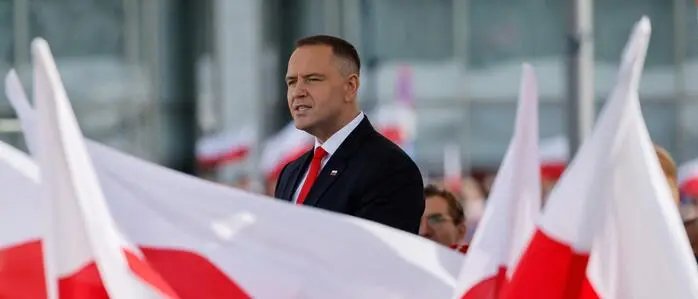Karol Nawrocki | Einst Boxer, nun Präsident: Nawrocki geht auf Konfrontationskurs 