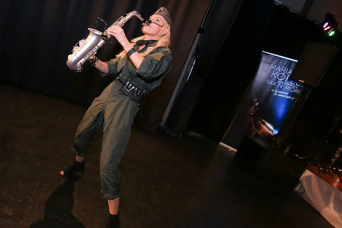 Nach dem Eröffnungswalzer, gespielt von Maria Kofler - Sax`n`more -  sorgte sie und 3 Live-Bands die ganze Nacht für gute Unterhaltung und viel Tanzmusik.