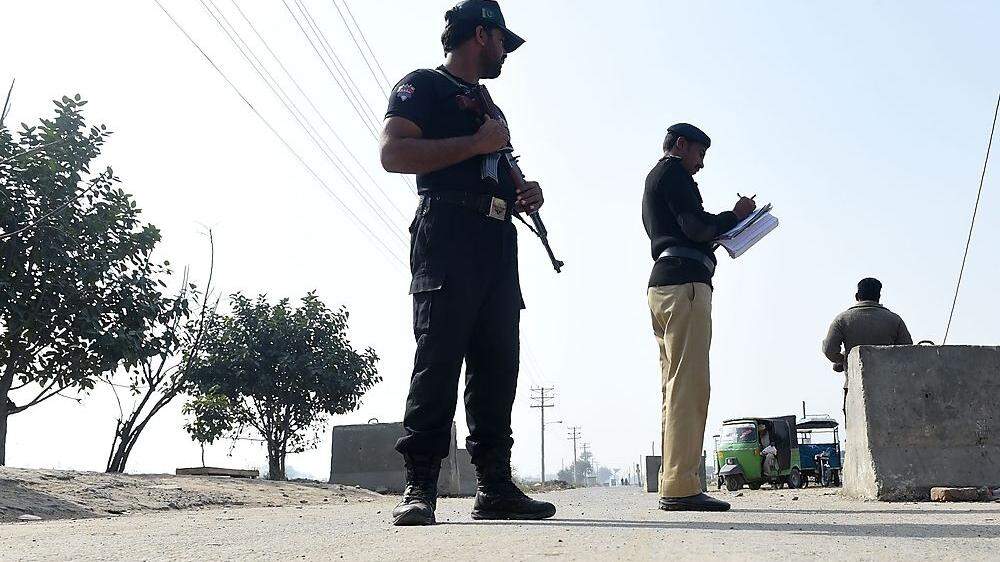 Wachen vor dem Gefängnis in Lahore