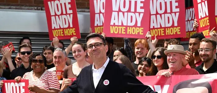 Labour-Kandidat Andy Burnham: Die Nachwahl im Wahlkreis Makerfield gilt als wichtiger Stimmungstest für Premierminister Keir Starmer