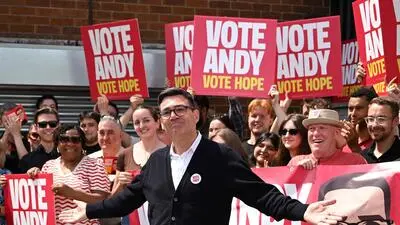Labour-Kandidat Andy Burnham: Die Nachwahl im Wahlkreis Makerfield gilt als wichtiger Stimmungstest für Premierminister Keir Starmer