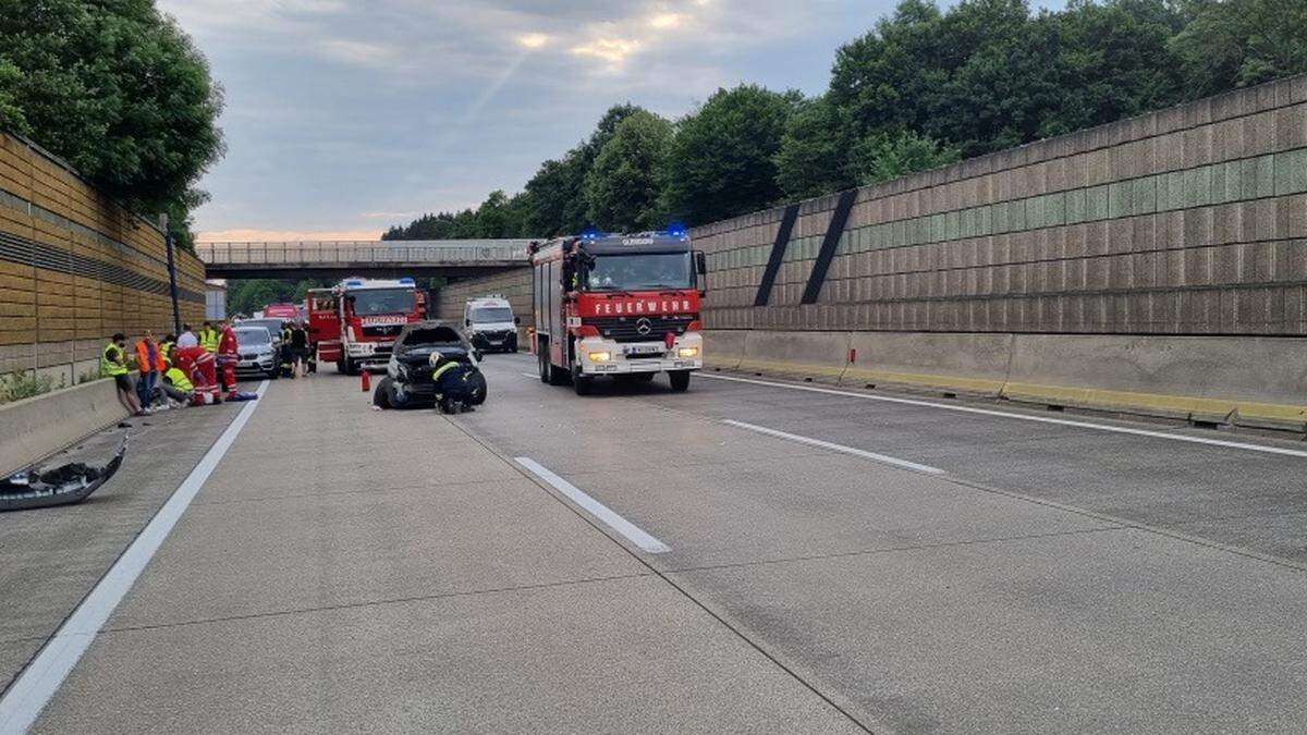 Aufgrund der Arbeiten waren auf der A2 mehrere Fahrstreifen gesperrt