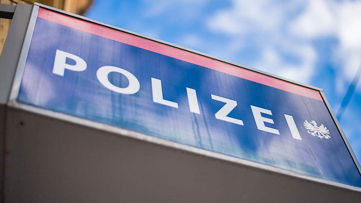 Auch die Polizisten wurden bedroht