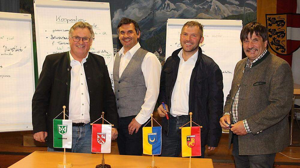 Die Bürgermeister Johann Windbichler, Matthias Scherer, Josef Außerlechner und Manfred Lanzinger haben ihr Projekt beim Land Tirol eingereicht 		  
