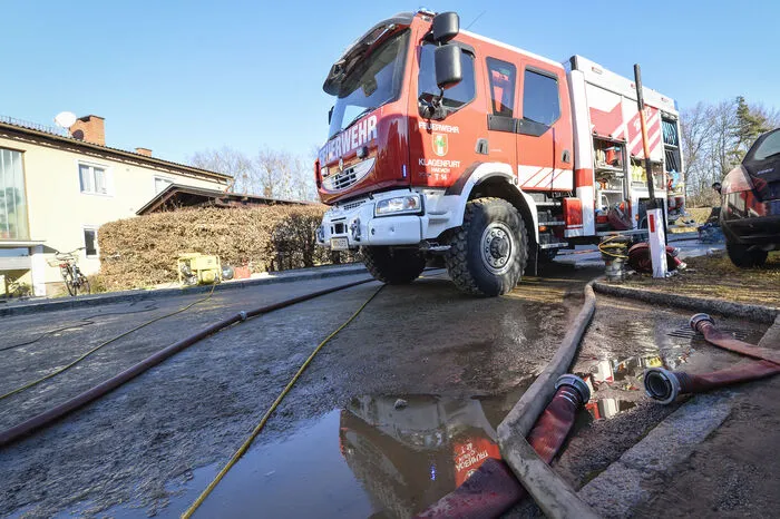 Die Feuerwehren sind im Großeinsatz.