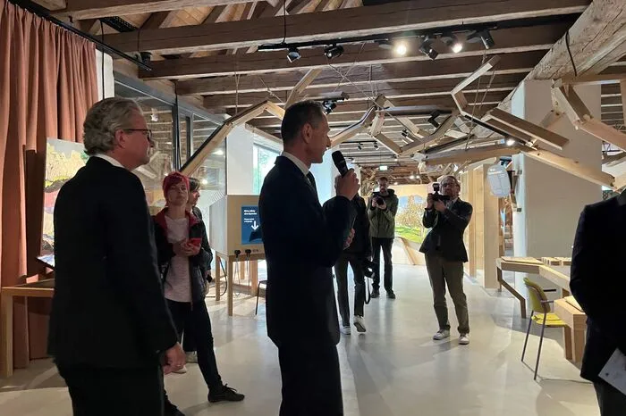 Hauptverantwortlich für die Konzeption der Ausstellung sind die Tierwelt Herberstein sowie Wolfgang Paill, Leiter der Abteilung Naturkunde am Universalmuseum Joanneum, dessen Begeisterung für die einzelnen Elemente im Haus der Biodiversität spürbar ist.