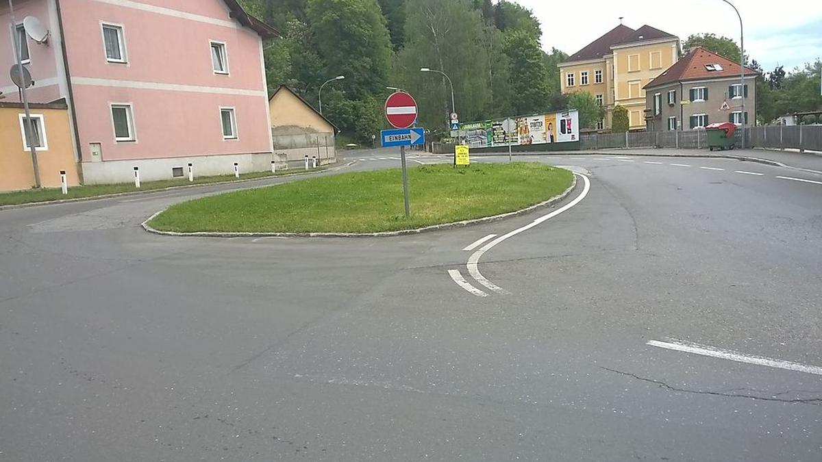 Die Grüninsel im Bereich der Müllerbrücke in der Leobener Proleberstraße kommt weg.