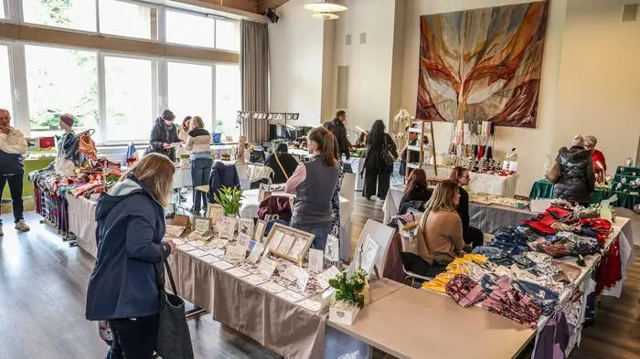 Am Sonntag fand der traditionell-kreative Handswerksmarkt im Warmbaderhof statt