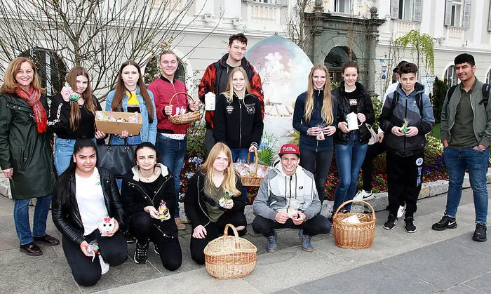 Schüler der Polytechnischen Schule in Klagenurt bei ihrer Spendenaktion