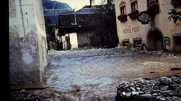 Mehrere Hochwasser sorgten in den 1960er-Jahren in Kärnten für große Schäden, wie etwa hier 1965 in Döllach im Mölltal. Aufgrund der Ereignisse wurde die Forschungsgesellschaft  gegründet