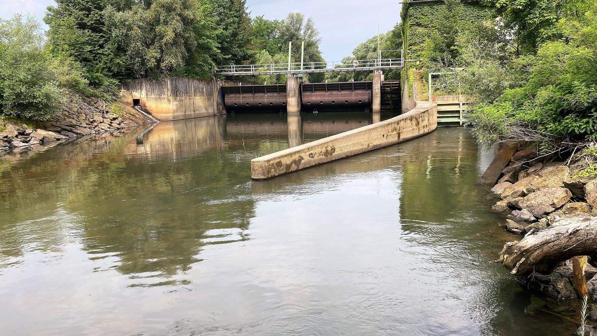 Neben bestehenden Wasserkraftwerken setzt man auf den Neubau von Photovoltaik und Energiespeichern