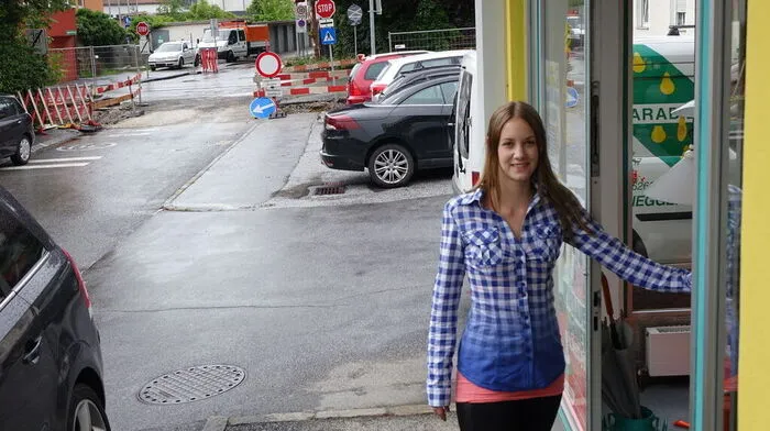 Deutlich weniger Kunden kommen derzeit ins „Leuchtenparadies“, sagt Melanie Maier