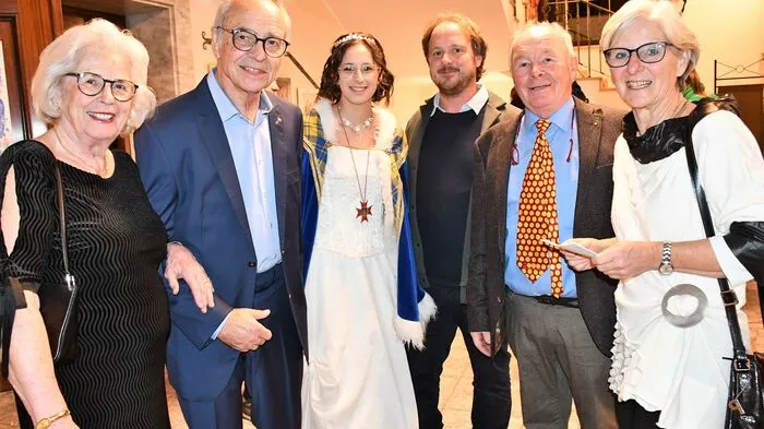 Prinzessin Anna-Sophia Burgstaller hieß ihre Gäste im Kongresshaus in Millstatt willkommen.