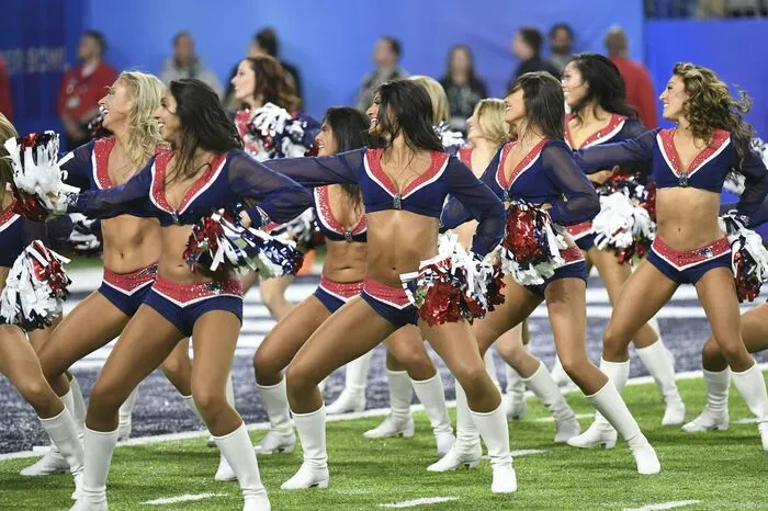 Neben den Tanzeinlagen der Cheerleaders,...