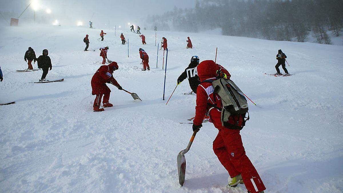 Wind und Schnee machten selbst den Slalom unmöglich  - Absage in Val d'Isère