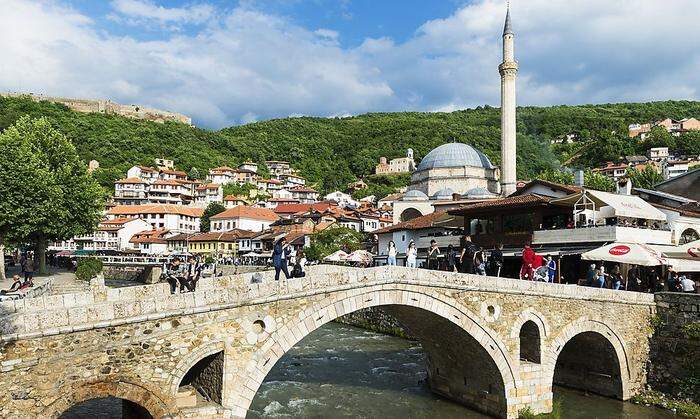 Zurück in der Zivilisation, eine lebendige Studenten-szene sowie nächtliche Muezzin-Ruf-Konzerte in Prizren