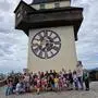 Die kleinen Weststeirer vor dem Grazer Uhrturm