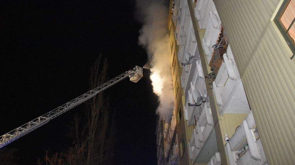 Wien: Wohnung ging nach Explosion in Flammen auf
