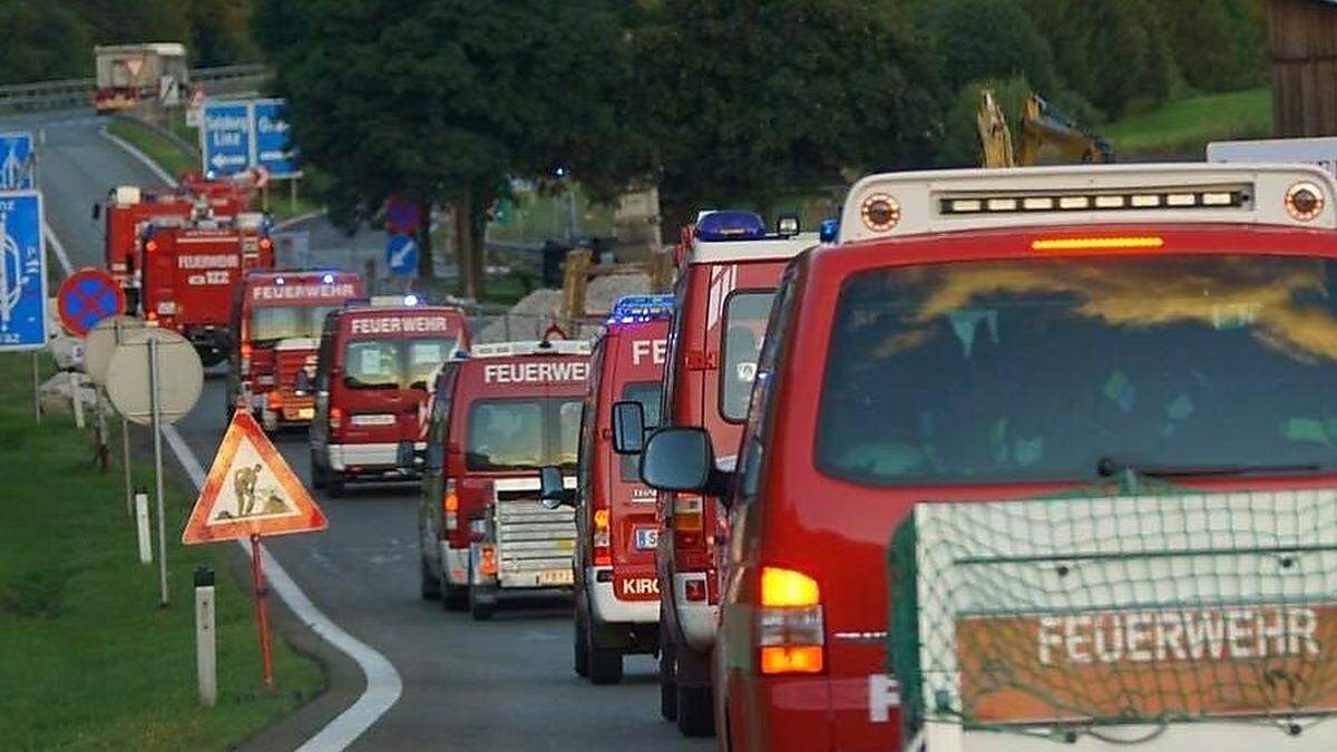 Mehr als 100 Einsatzkräfte kamen aus Feldbach und Fürstenfeld zum Hilfseinsatz nach Liezen.