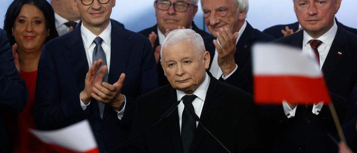 „Wir haben gesiegt, wir setzen unser Programm fort, egal ob als Regierung oder Opposition“, mit diesen Worten schien PiS-Chef Jaroslaw Kaczynski bereits kurz nach Wahlschluss die Niederlage seiner Regierung nicht auszuschließen.