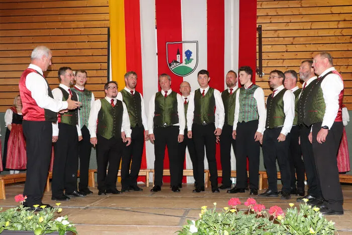 Der Männerchor der Singgemeinschaft Nockklång Patergassen war unter Leitung von Gerhard Ortner.  