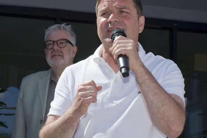 Bürgermeister Günter Reichhold feuerte die Teilnehmenden mit den Worten „Ihr seid spitze“ an.