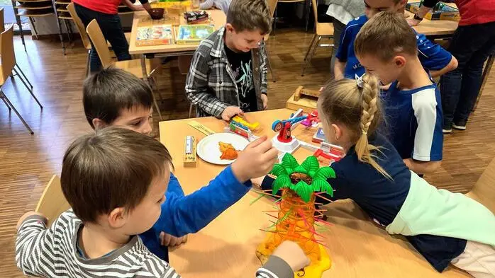 Der Saal des Pfarrheims Bad Loipersdorf verwandelte sich Samstag in ein Paradies für Kinder.