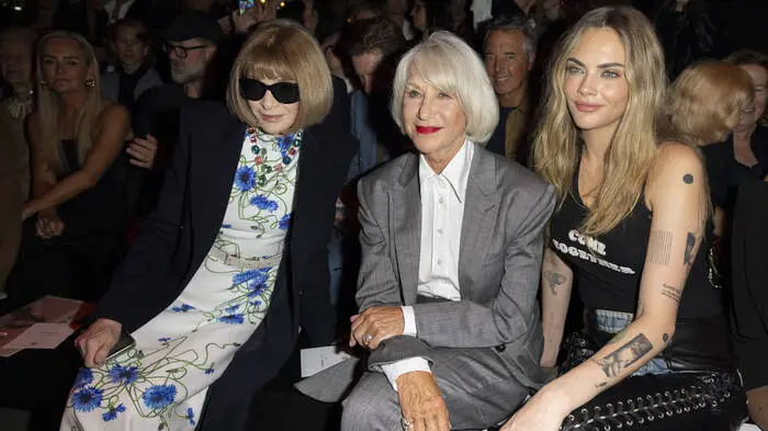 Für die Paris Fashion Week sind wieder zahlreiche Promis in die Stadt der Liebe gereist. Von links: Anna Wintour, Helen Mirren und Cara Delevingne