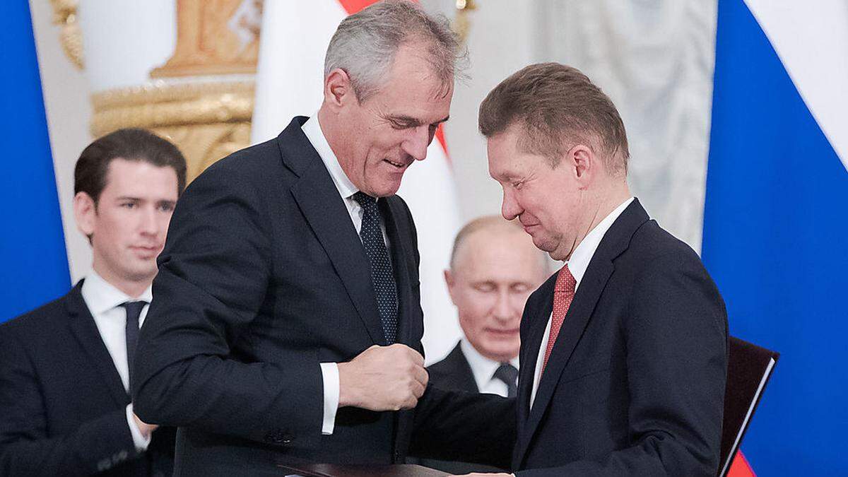 Seele und Miller, im Hintergrund: Kurz und Putin