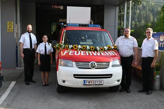 v.l. Kommandant Sebastian Selinger, Kameradschaftsführerin Christina Ruhdorfer, Kommandant Stellvertreter Daniel Stock und Ehrenkommandant Walter Obmann