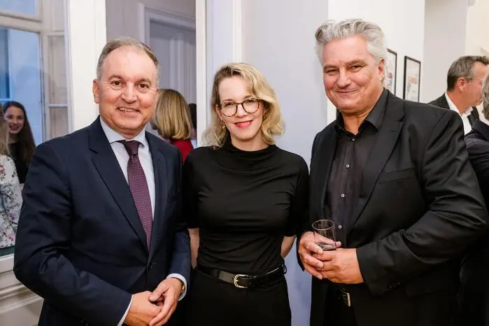 Deutscher Botschafter Vito Cecere, Christina Traar und Hubert Patterer. 