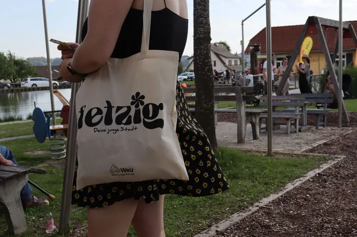 Beim Glücksrad der Veranstalter, der Jungen Stadt Weiz, konnte man unter anderem diesen Jutebeutel gewinnen.