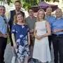 Bürgermeisterin Andrea Heinrich (vorne links) mit LAbg. Eva Kroismayr-Baier, Christian Hollinger (Geschäftsführer Wirtschaftskammer Ennstal/Salzkammergut), NAbg. Mario Lindner, Vizebürgermeister Albert Krug, LAbg. Armin Forstner und Bezirkshauptmann Nico Groger