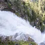 Schneeschmelze und lokale Gewitter sorgen auch in Tirol für eine angespannte Hochwassersituation. Im Bild: Stuiebenfall in Umhausen 